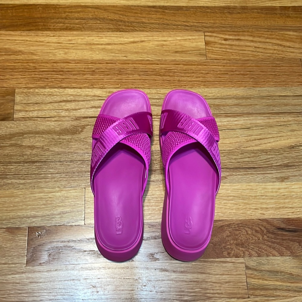 UGG Emily slides
